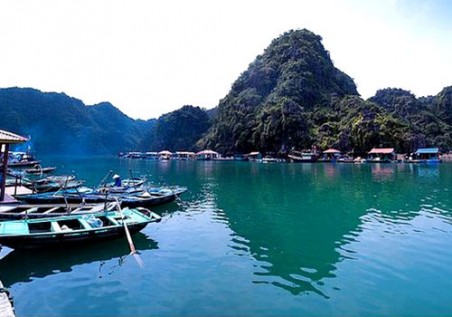 halong-congdam-fishing-village sinhcafetravel